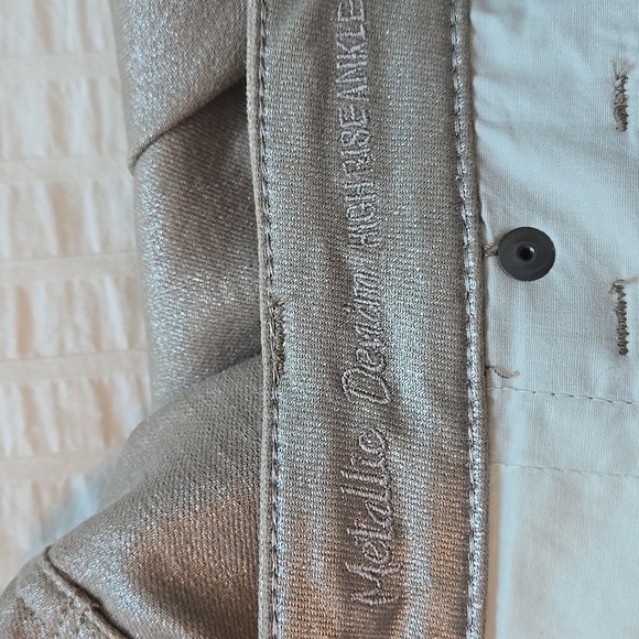 NWT TOMMY BAHAMA High Rise Ankle Jeans Metallic Gold Denim Sz 16 - Picture 13 of 14